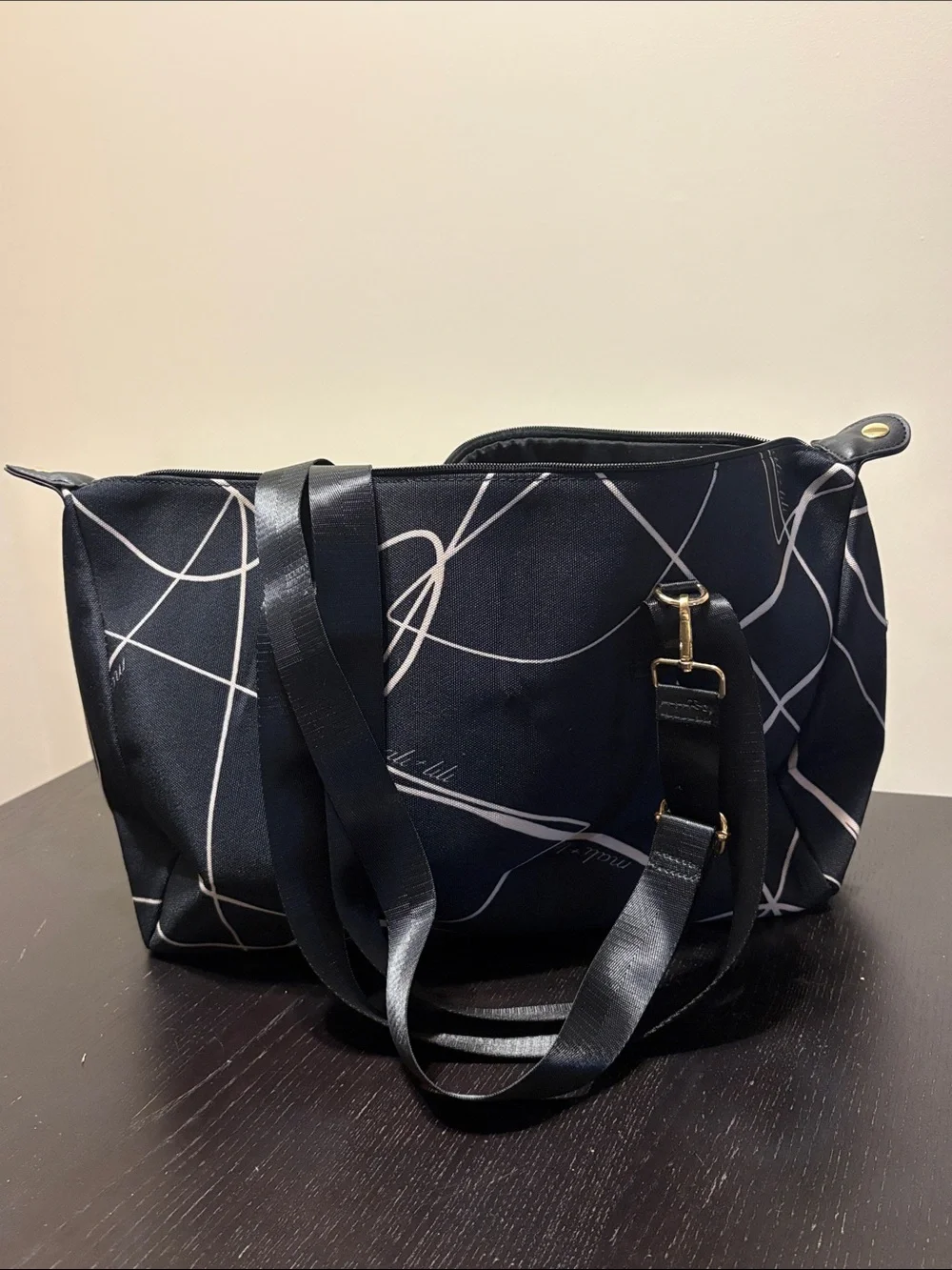 NWOT Mali & Lili Abstract Weekender Bag